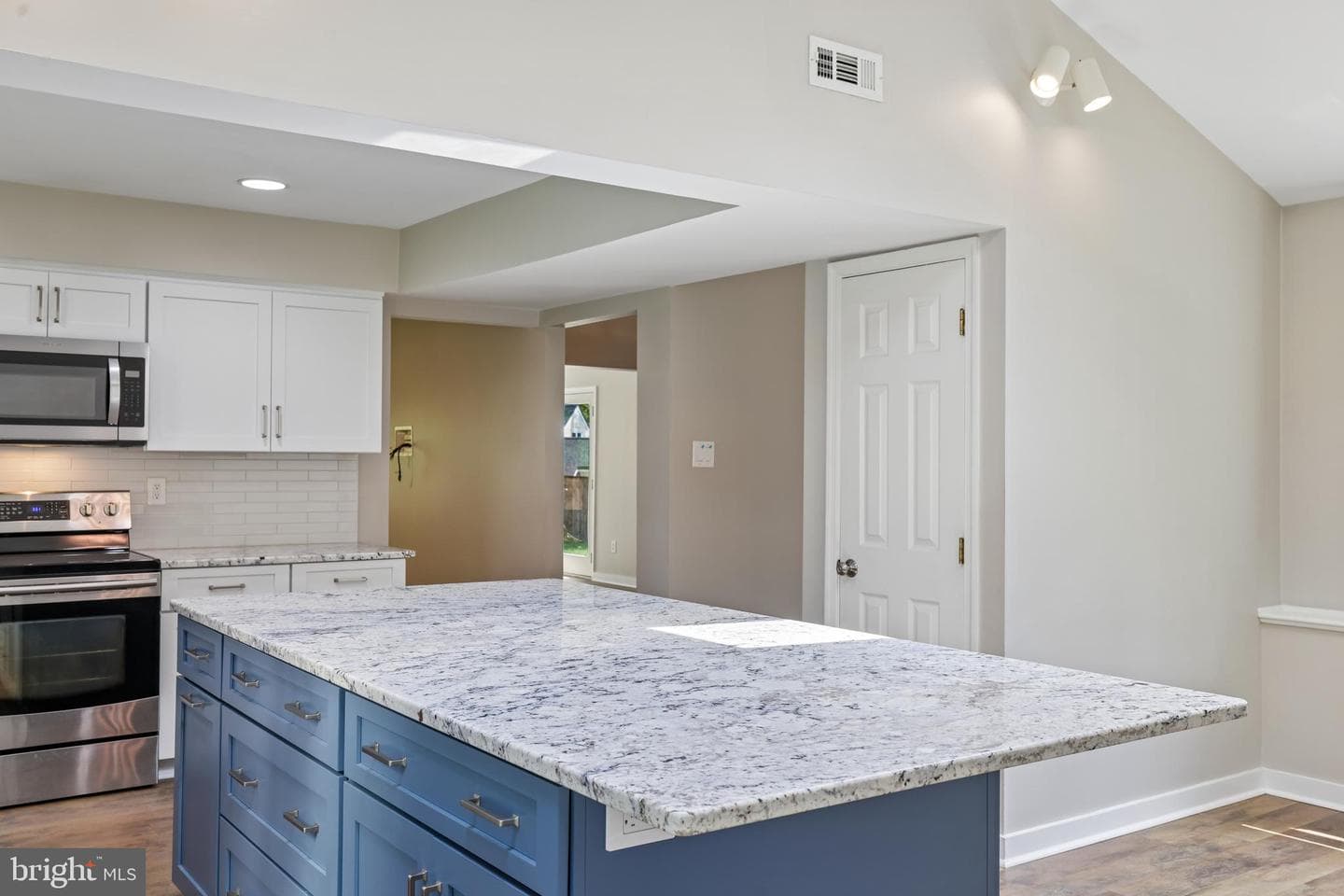1410 Knights Bridge Turn photo 20