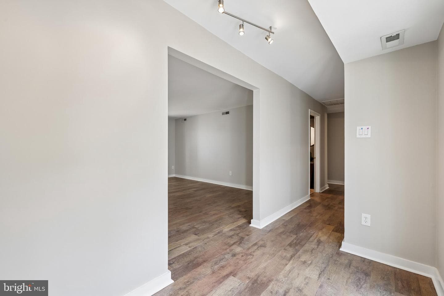 1410 Knights Bridge Turn photo 28