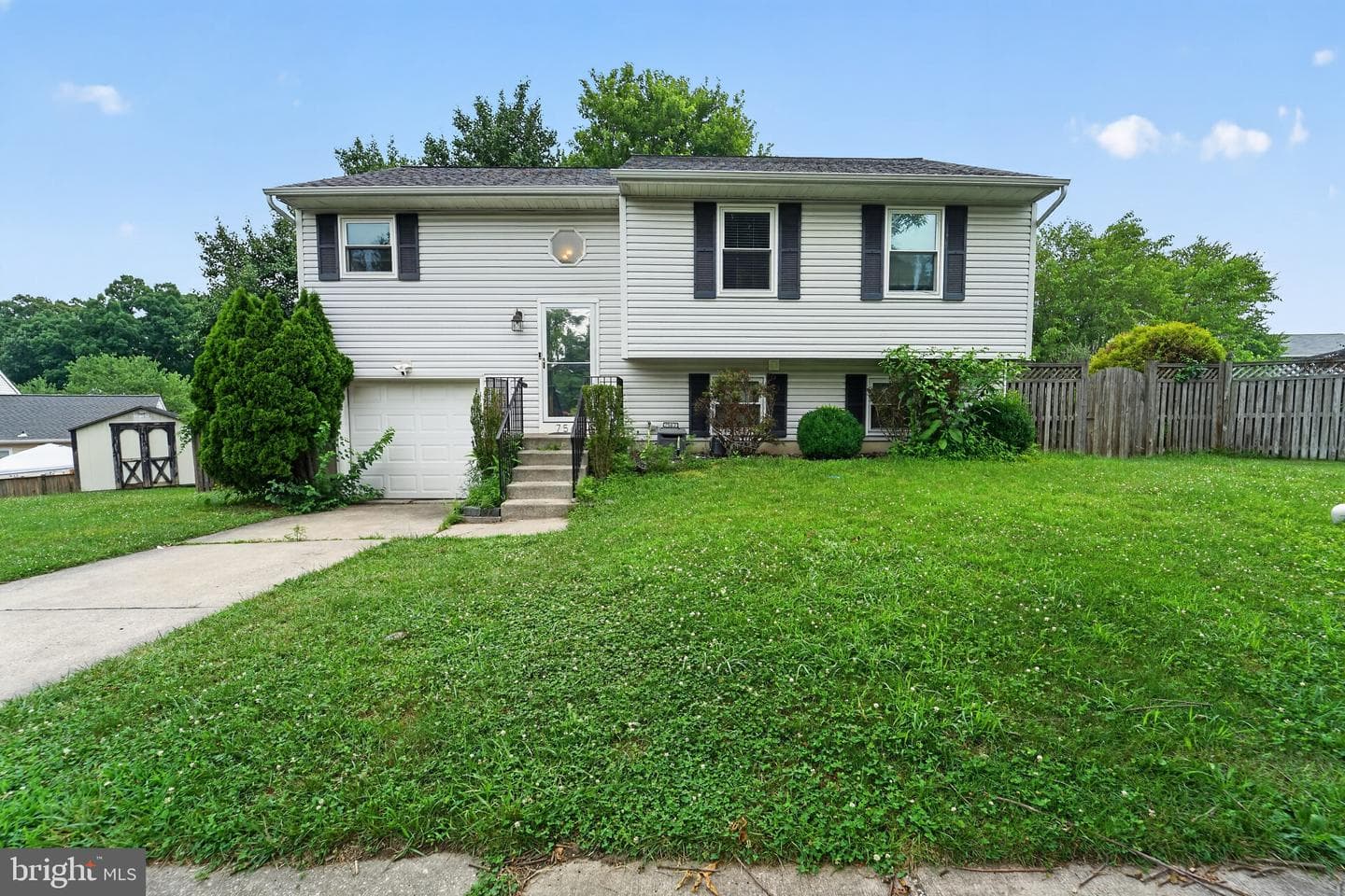 7562 Greenknoll Court, Hanover