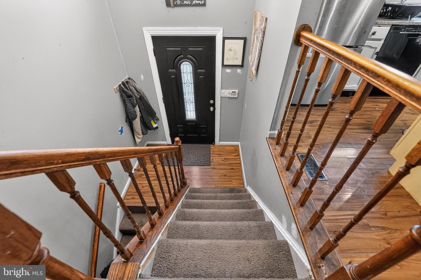 7562 Greenknoll Court photo 3