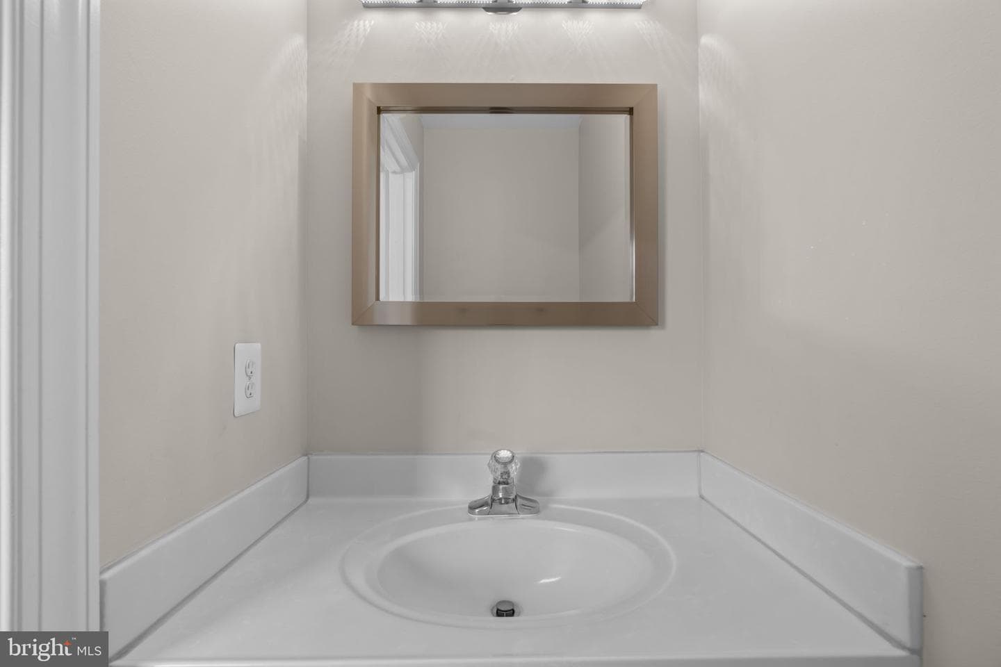 2023 Compton Court photo 14