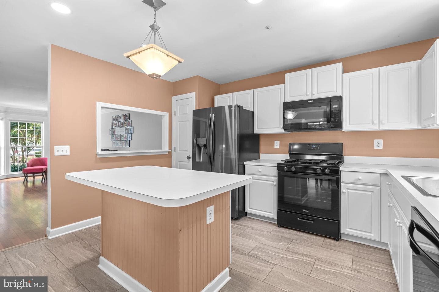 2023 Compton Court photo 9
