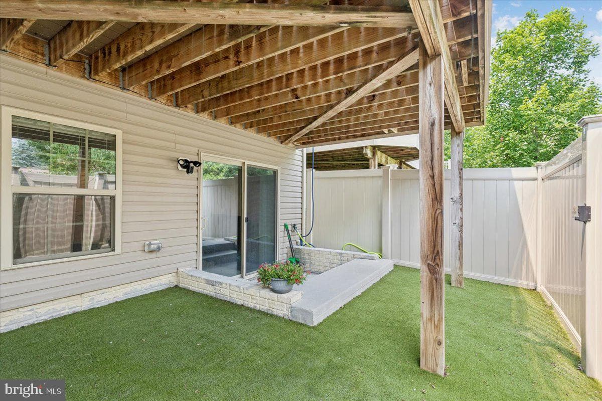 8109 Falcon Crest Drive photo 26