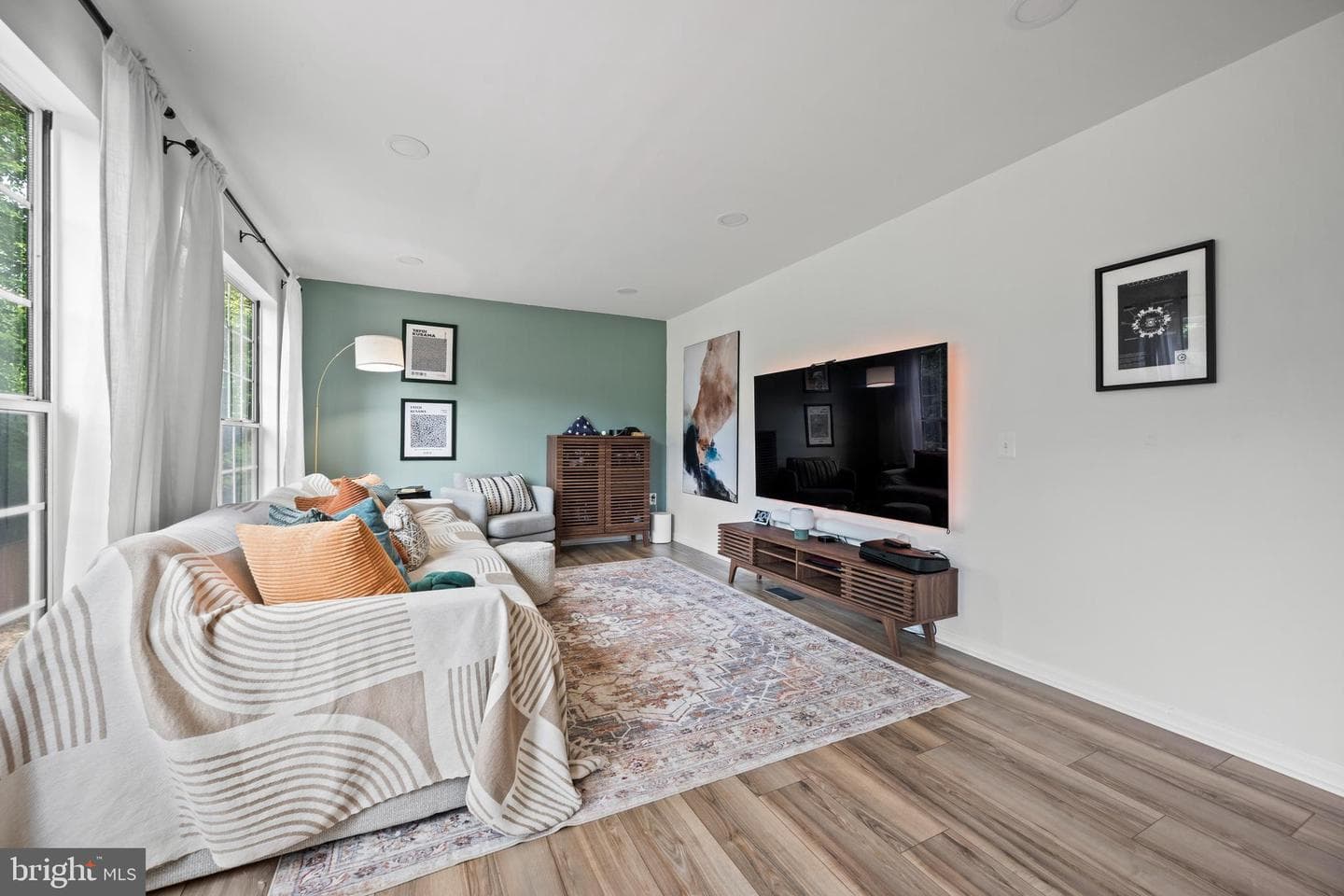 7991 Foxwell Court photo 10