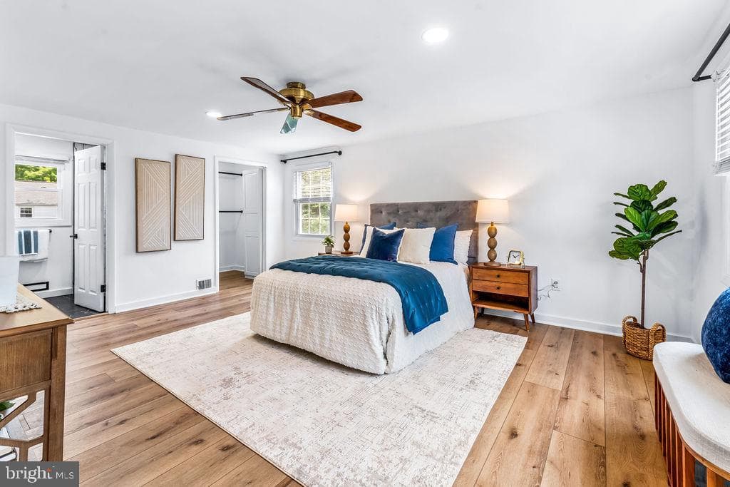 1782 Shaftsbury Avenue photo 42
