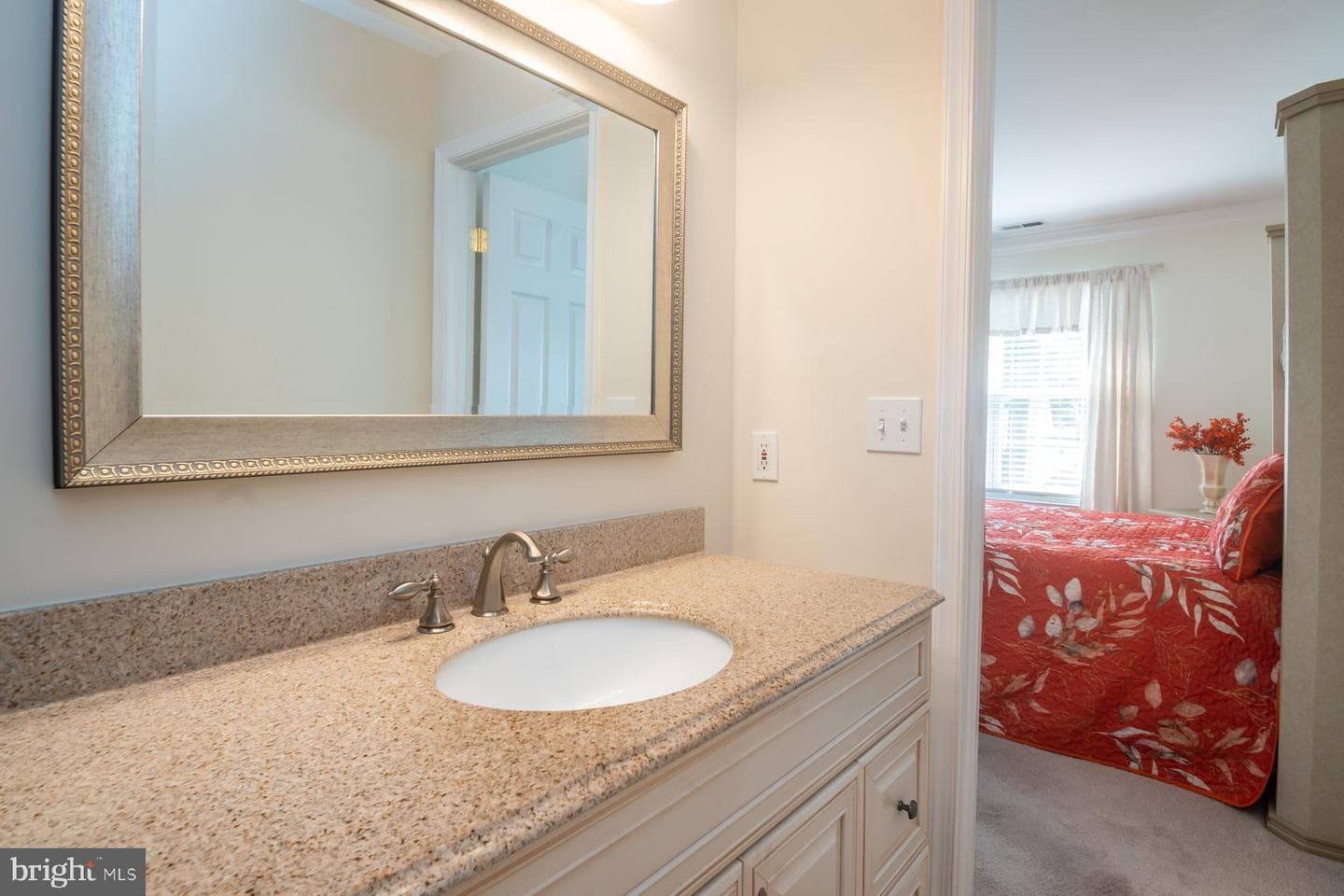 99 Phelps Avenue photo 18