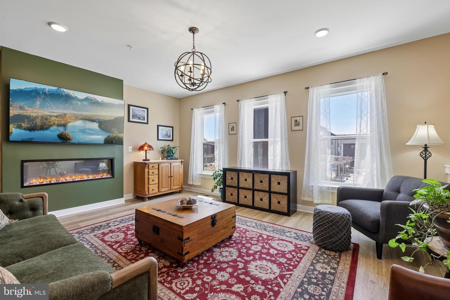 1120 Crested Wood Drive, Laurel