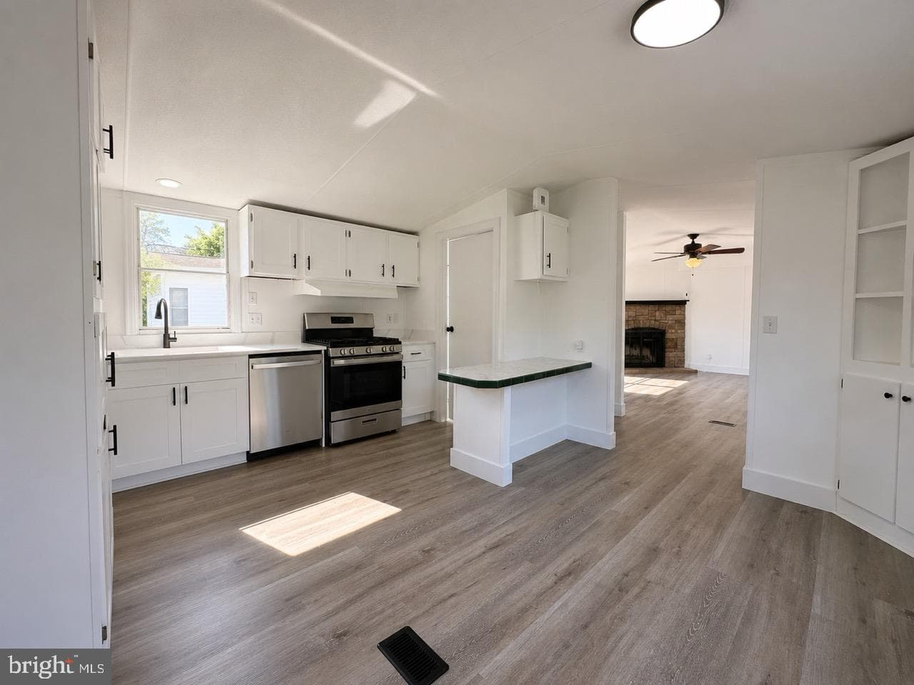 114 Berts Drive photo 9
