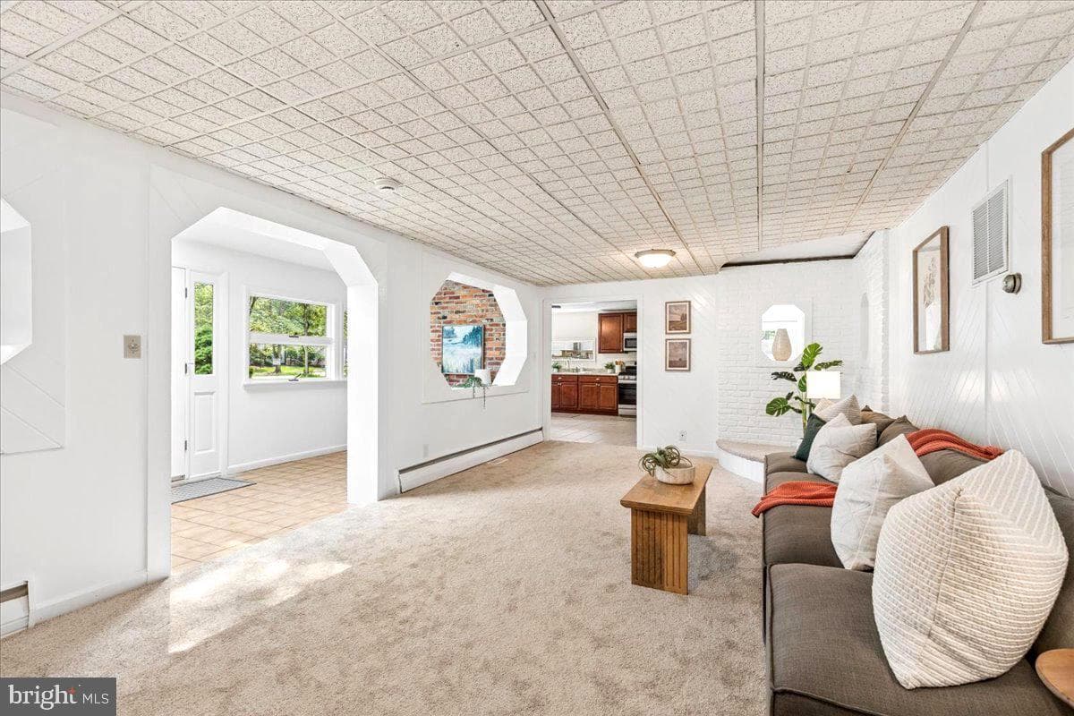 423 Shetlands Lane photo 6
