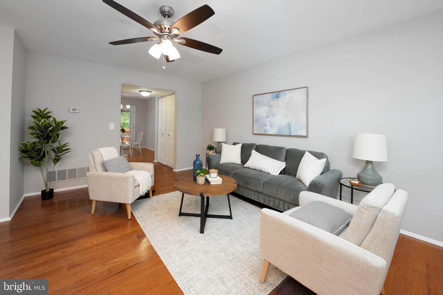 1025 Commanders Way N photo 4