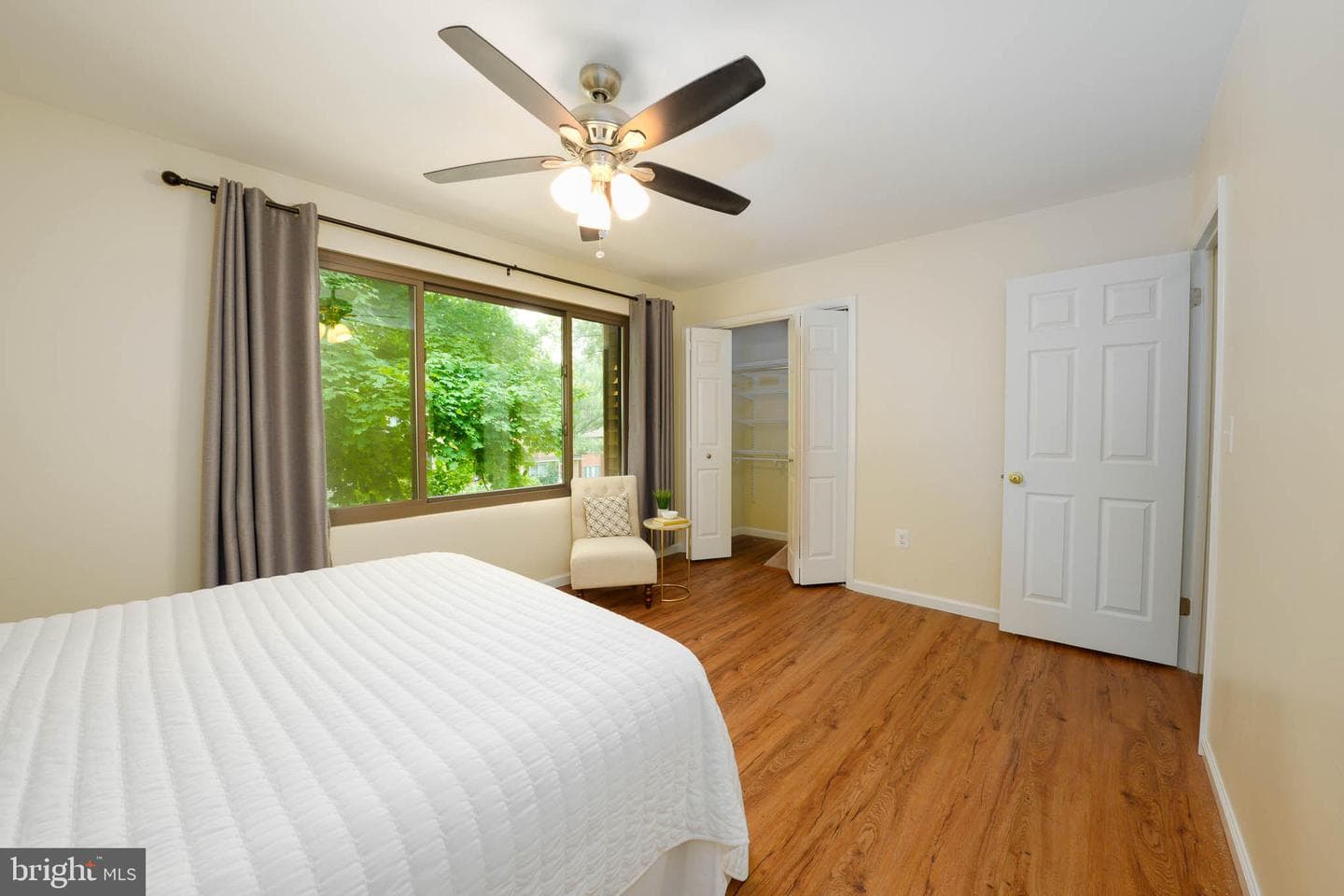 1025 Commanders Way N photo 7