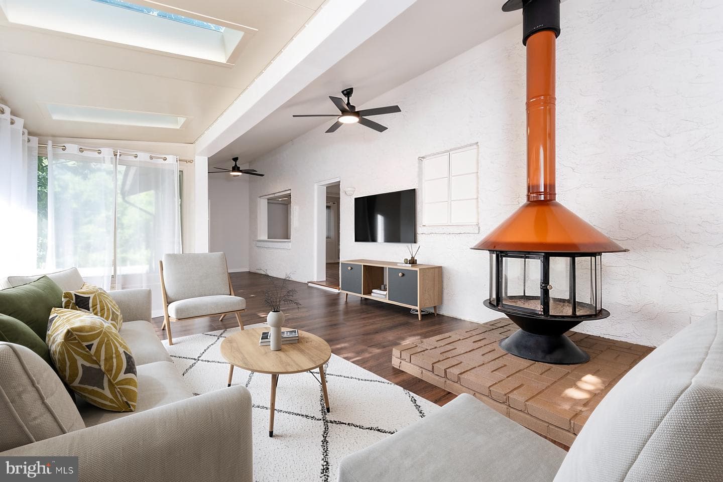 2033 Shore Drive photo 5