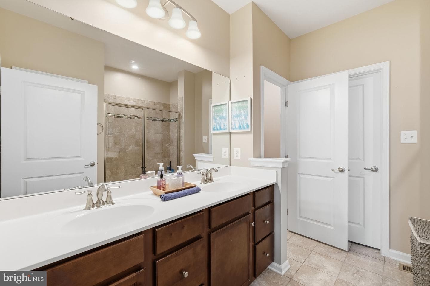 421 Zeman Drive photo 22