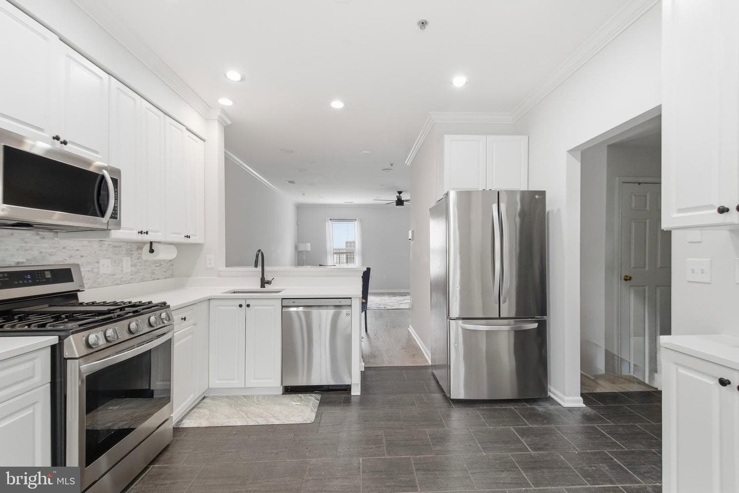 2435 Lizbec Court photo 6