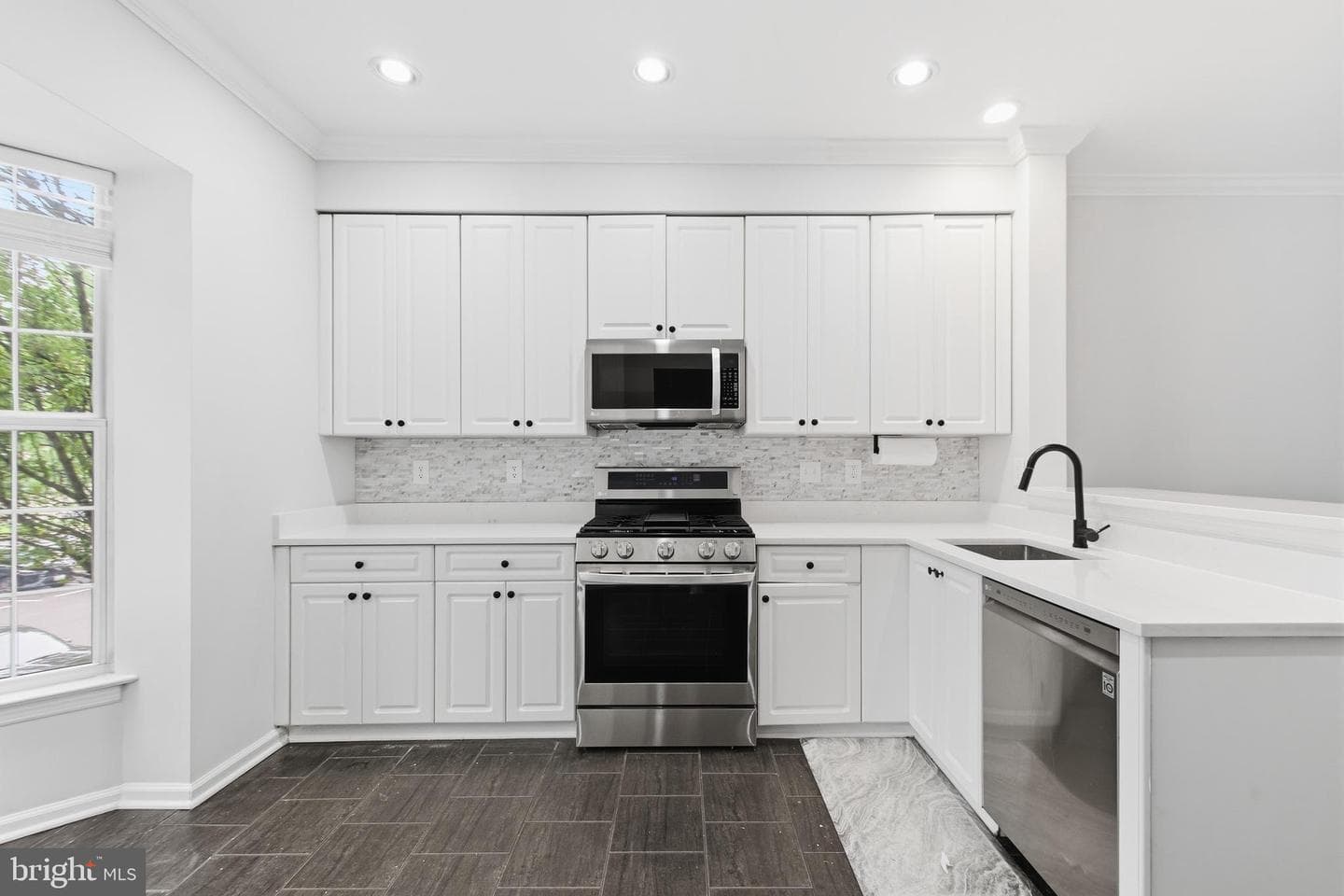 2435 Lizbec Court photo 7