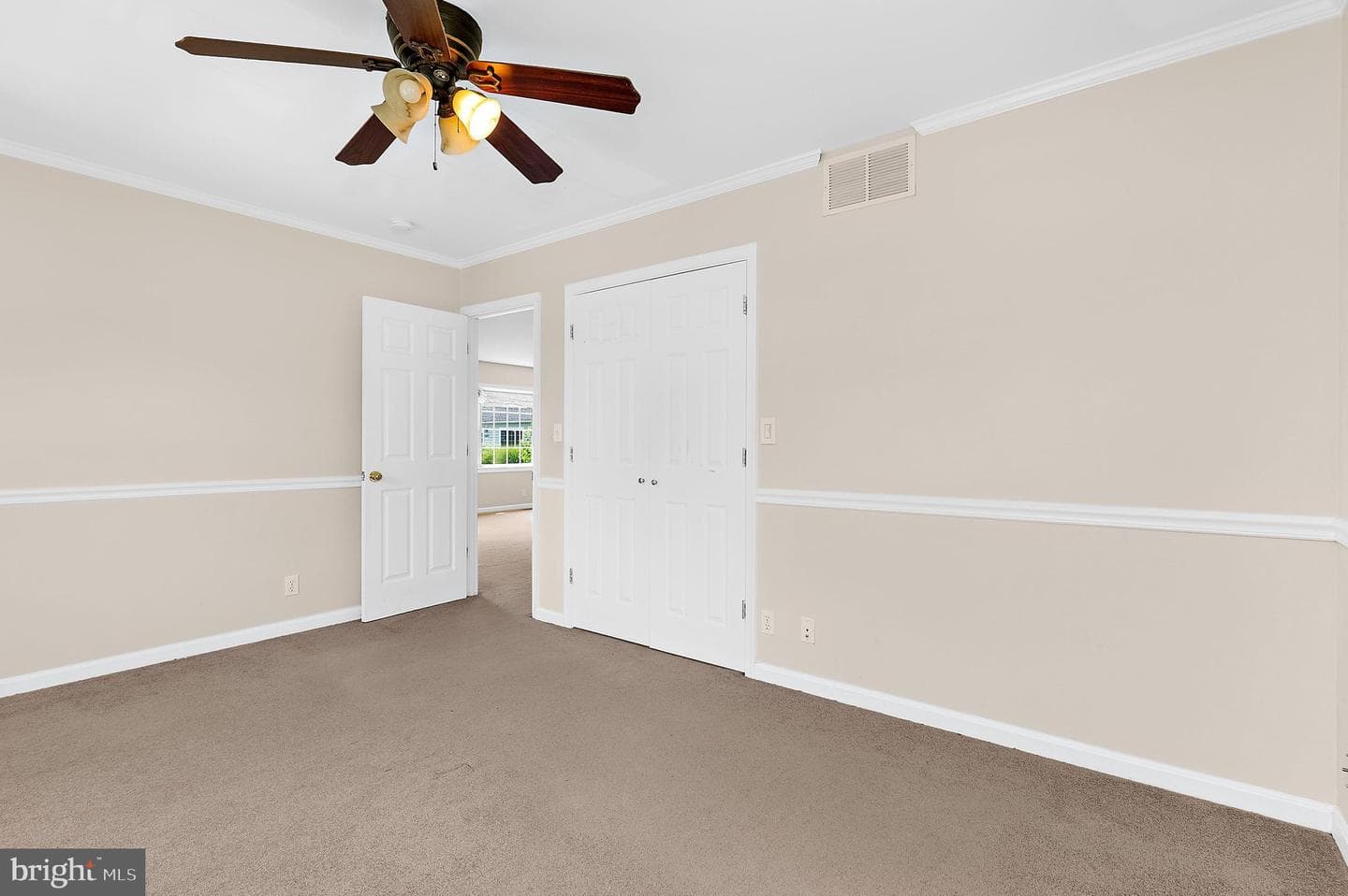 3443 S River Terrace photo 18