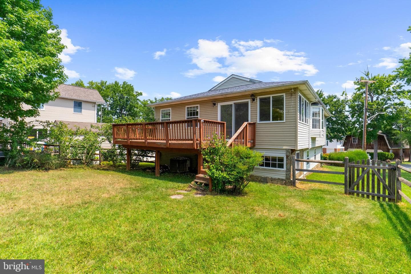 3443 S River Terrace photo 38