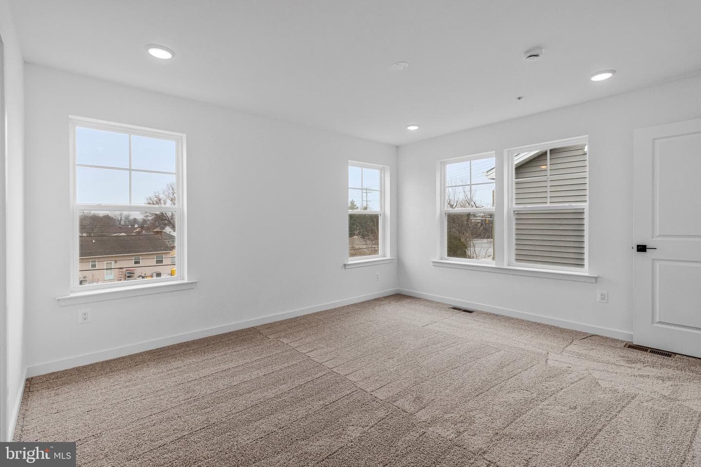 5719 Howard Drive photo 30