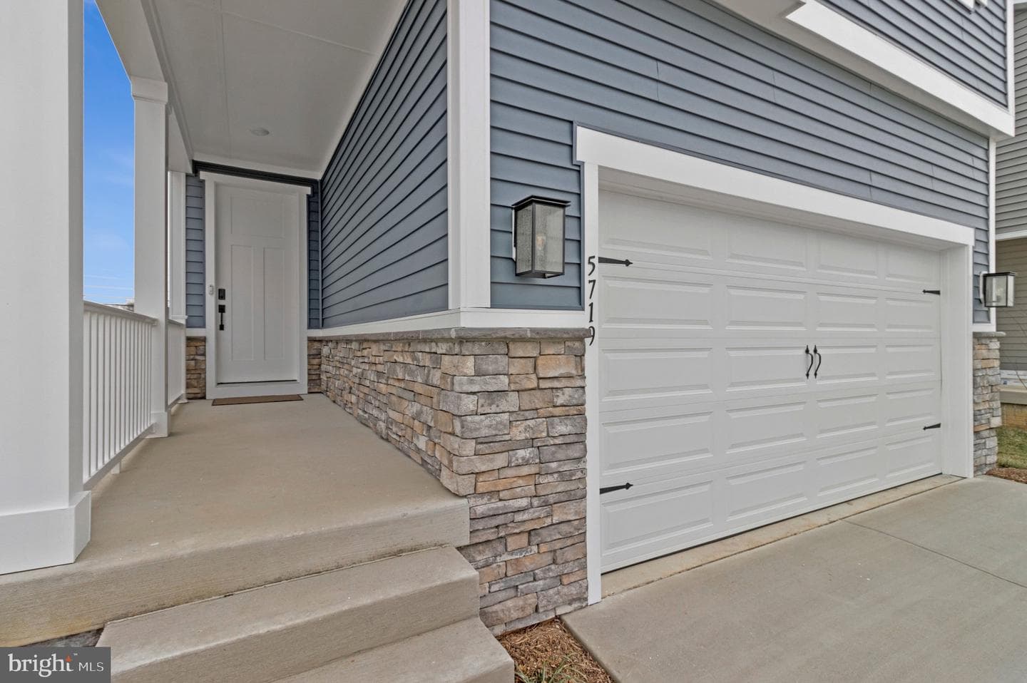 5719 Howard Drive photo 4