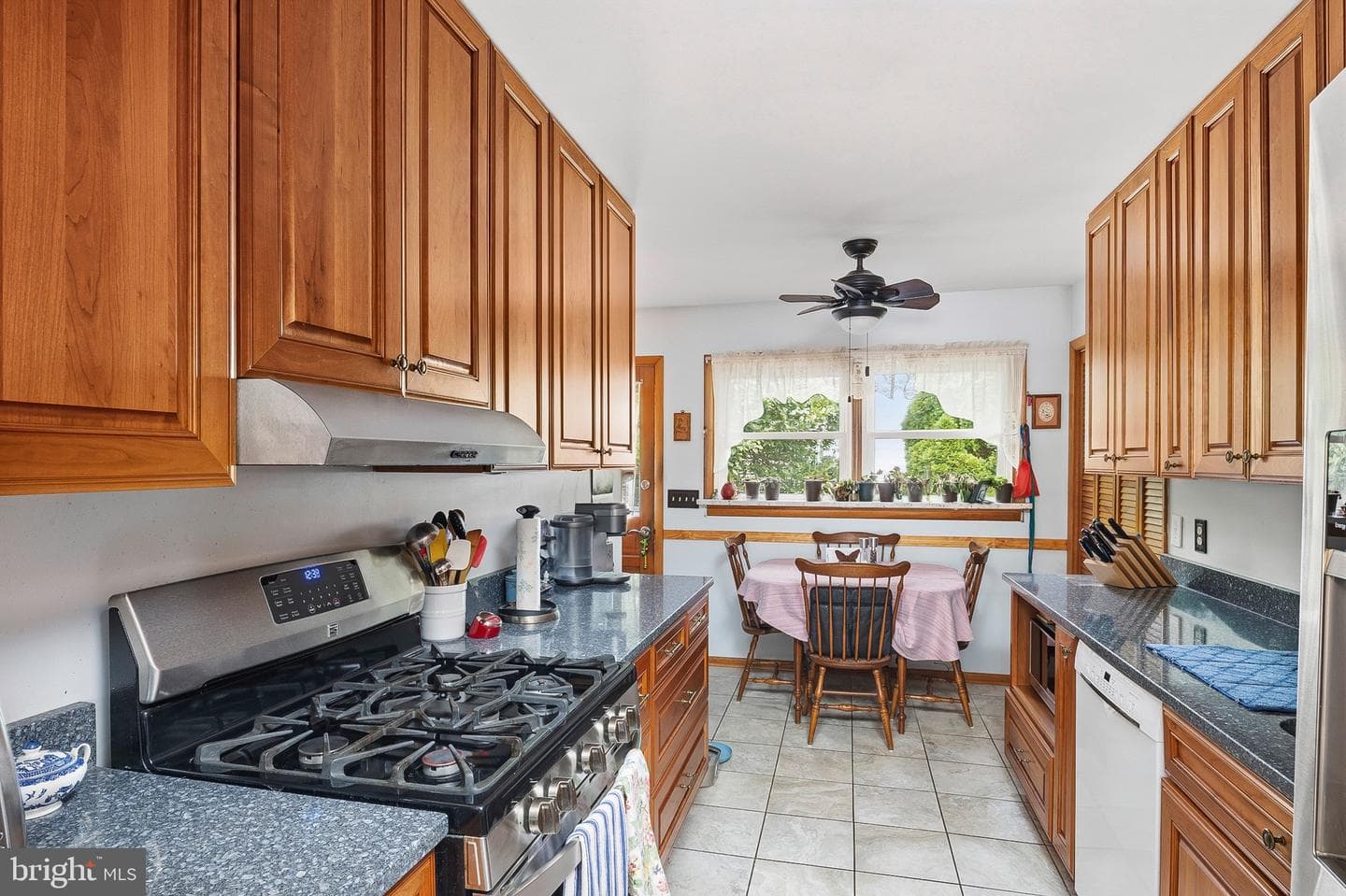 402 Melvin Avenue photo 10