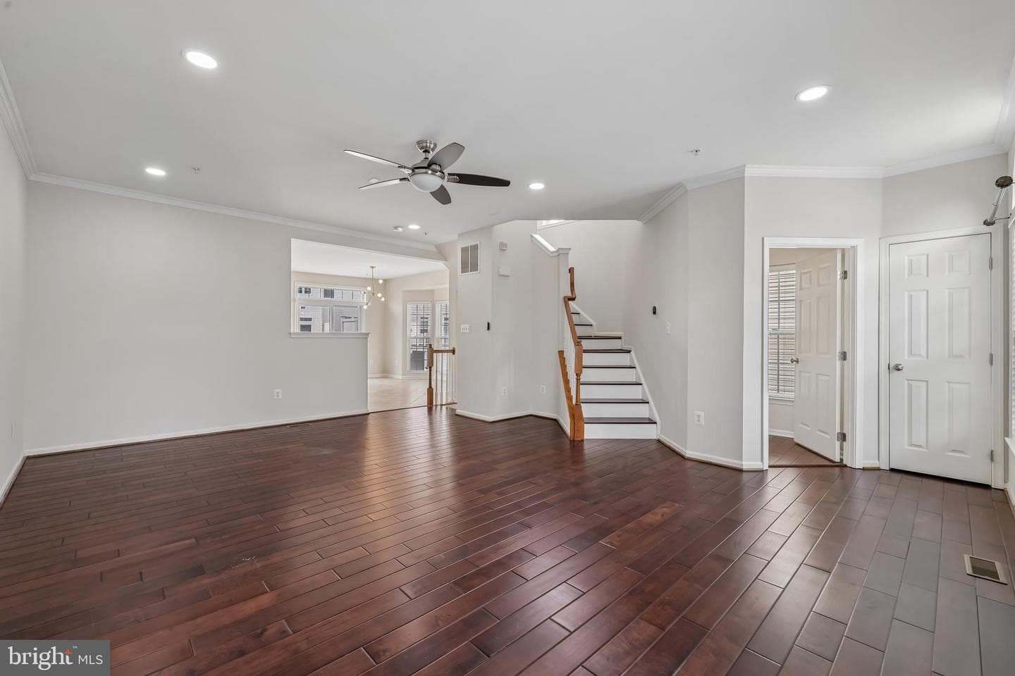 7644 Sandhurst Lane photo 16