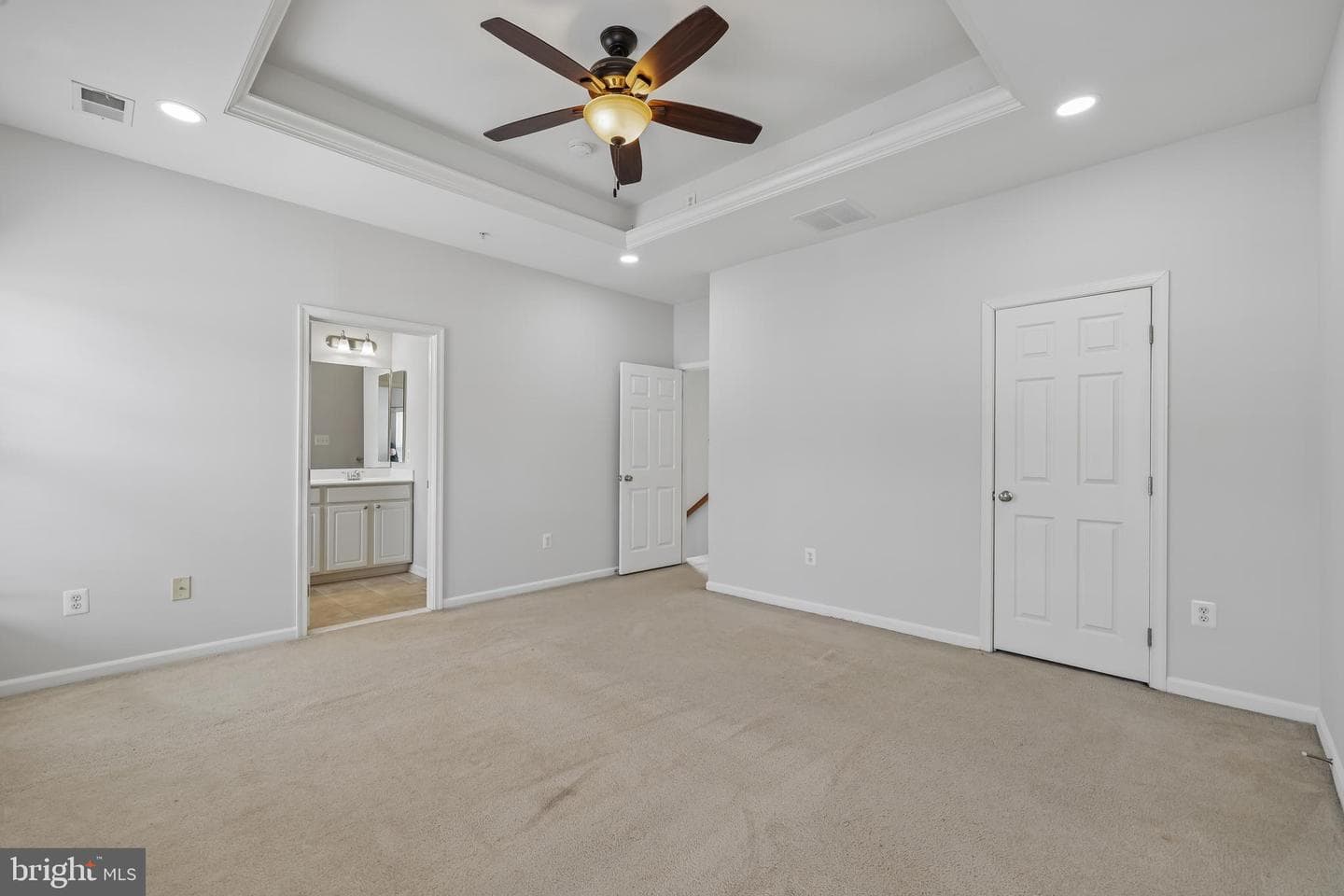7644 Sandhurst Lane photo 25