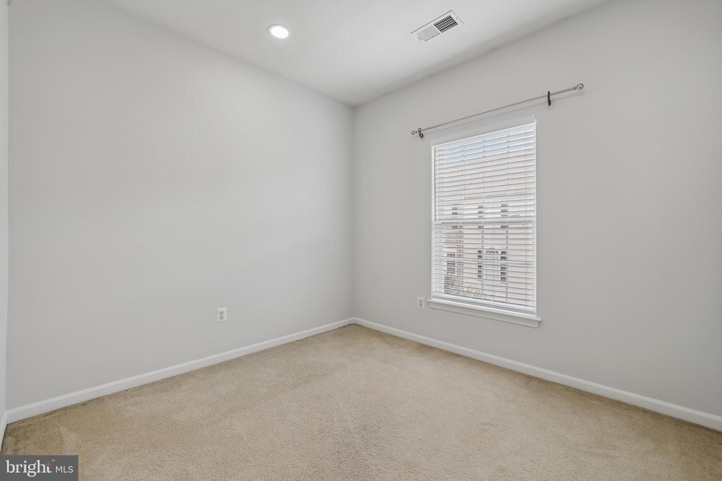 7644 Sandhurst Lane photo 28