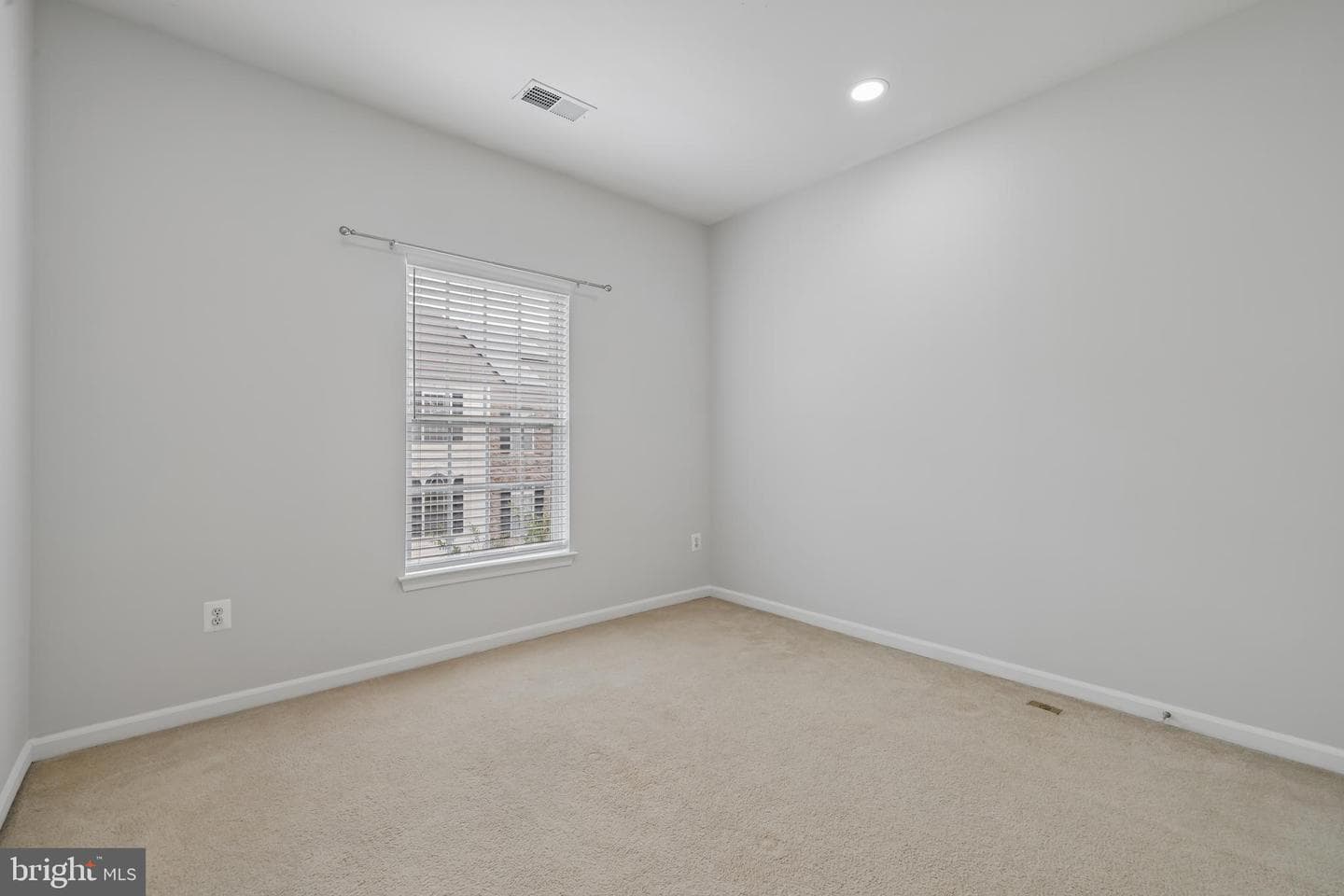 7644 Sandhurst Lane photo 31