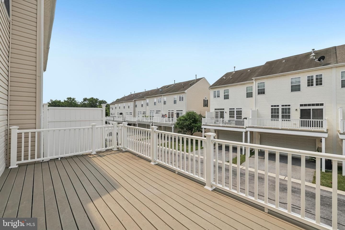 7644 Sandhurst Lane photo 35