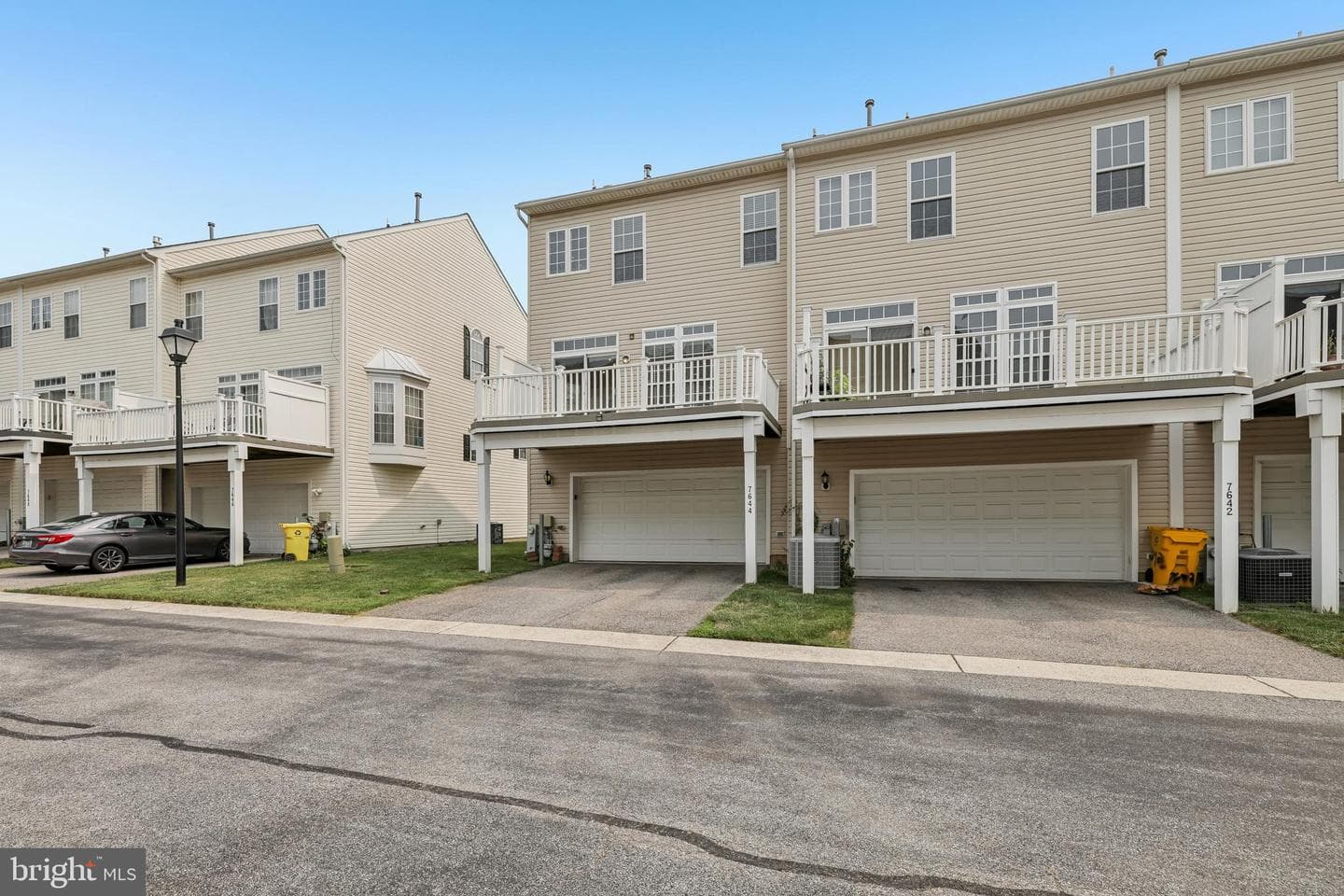 7644 Sandhurst Lane photo 39