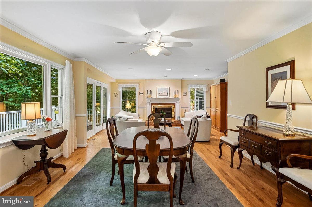 1070 Foxcroft Run photo 12