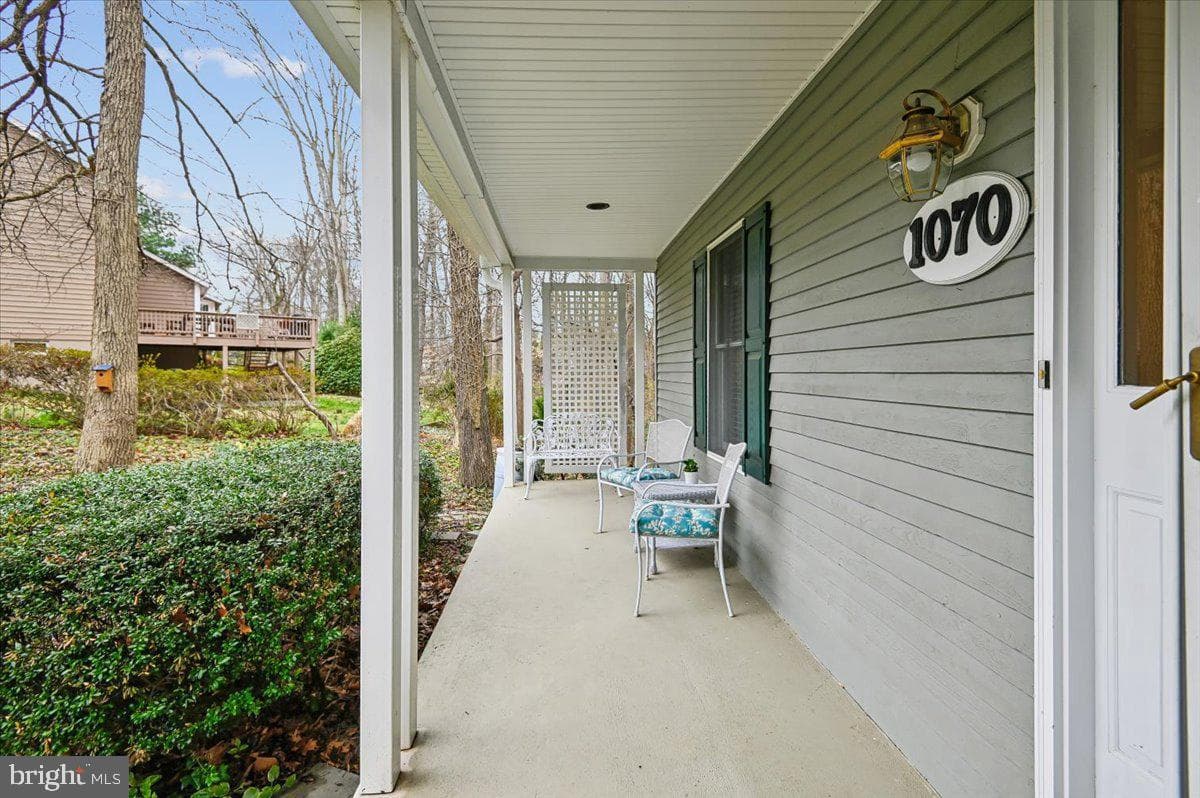1070 Foxcroft Run photo 3