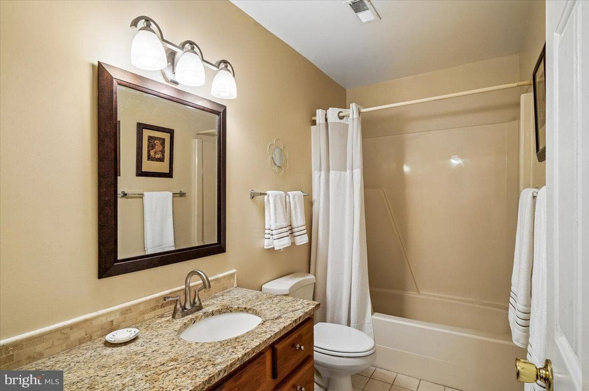 1070 Foxcroft Run photo 34