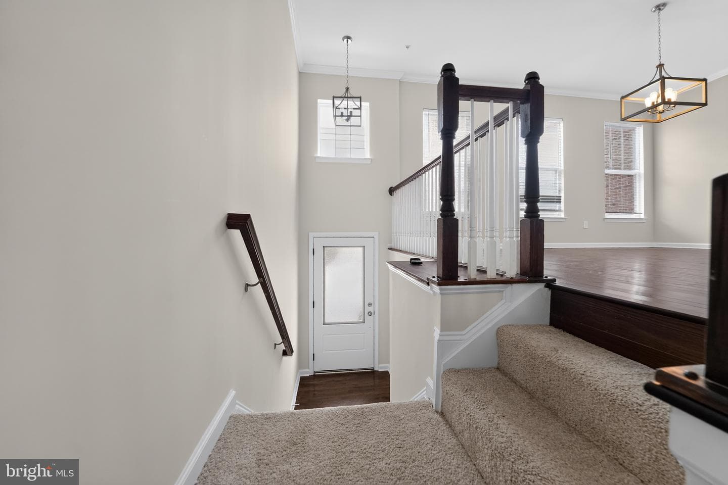 7827 Crystal Way photo 3