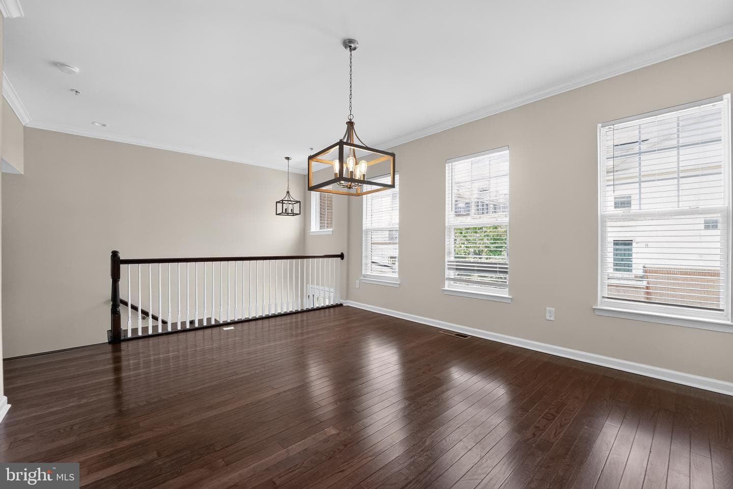 7827 Crystal Way photo 4