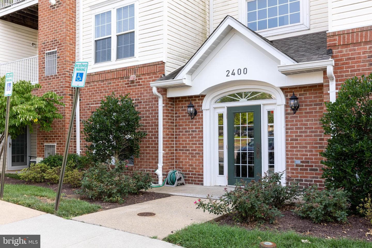 2400 Chestnut Terrace Court #201 photo 25