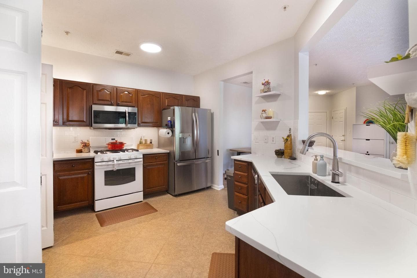 2400 Chestnut Terrace Court #201 photo 8