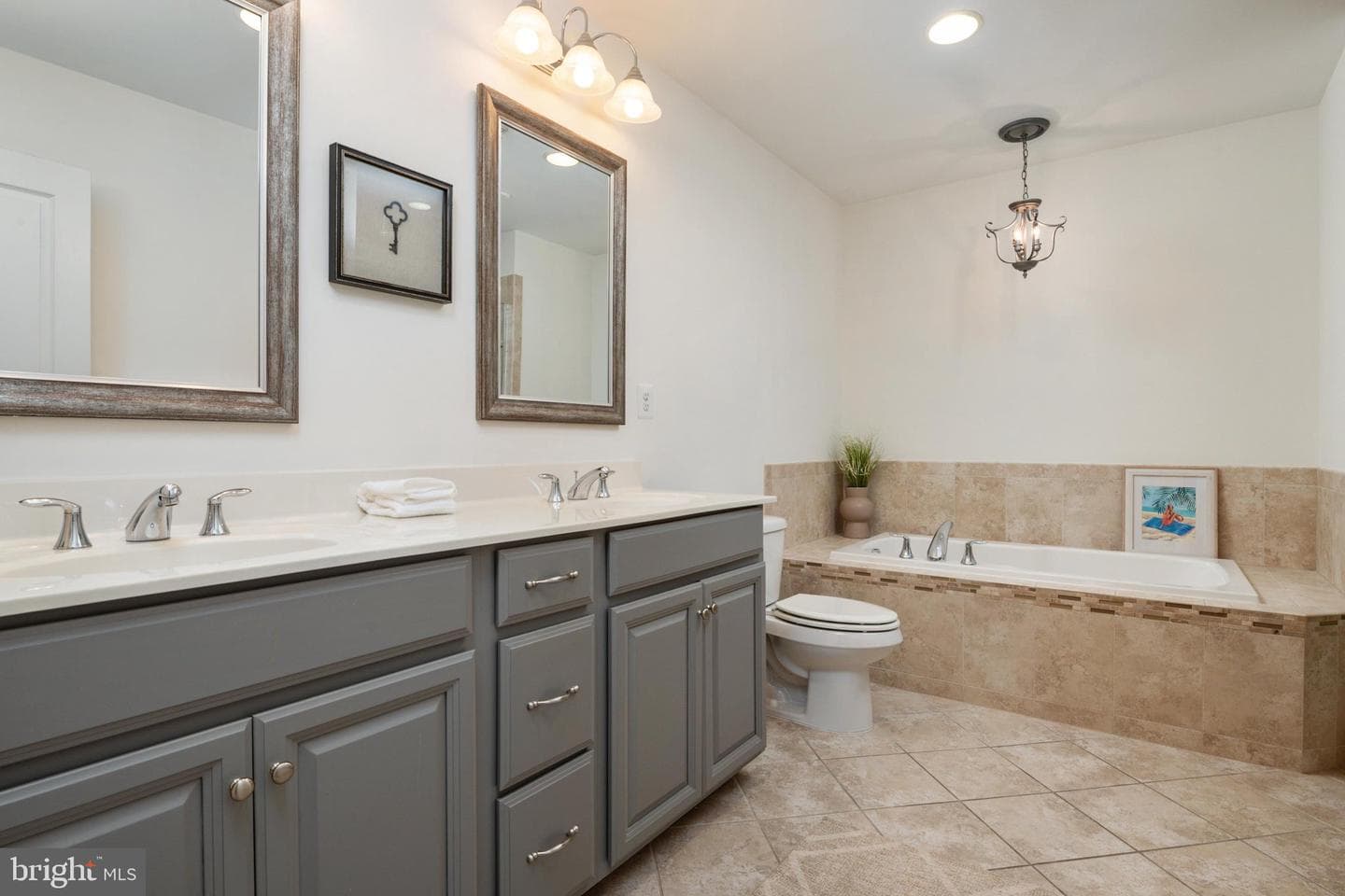 21 Boucher Place photo 24