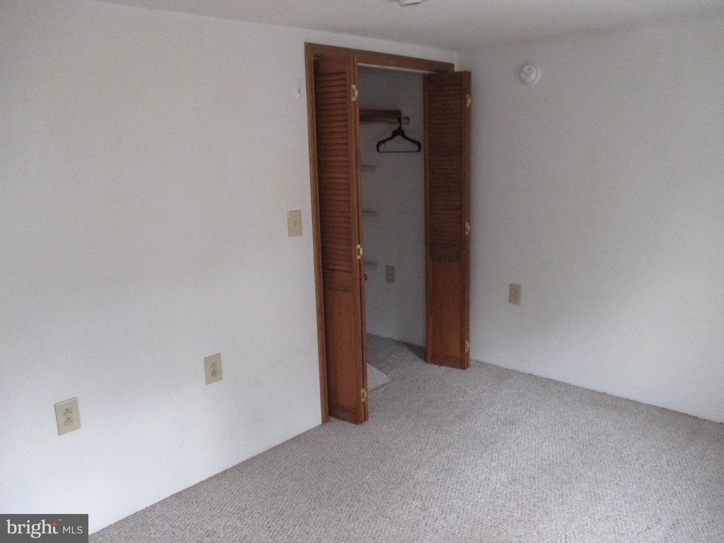 210 E Reynolds Street photo 18