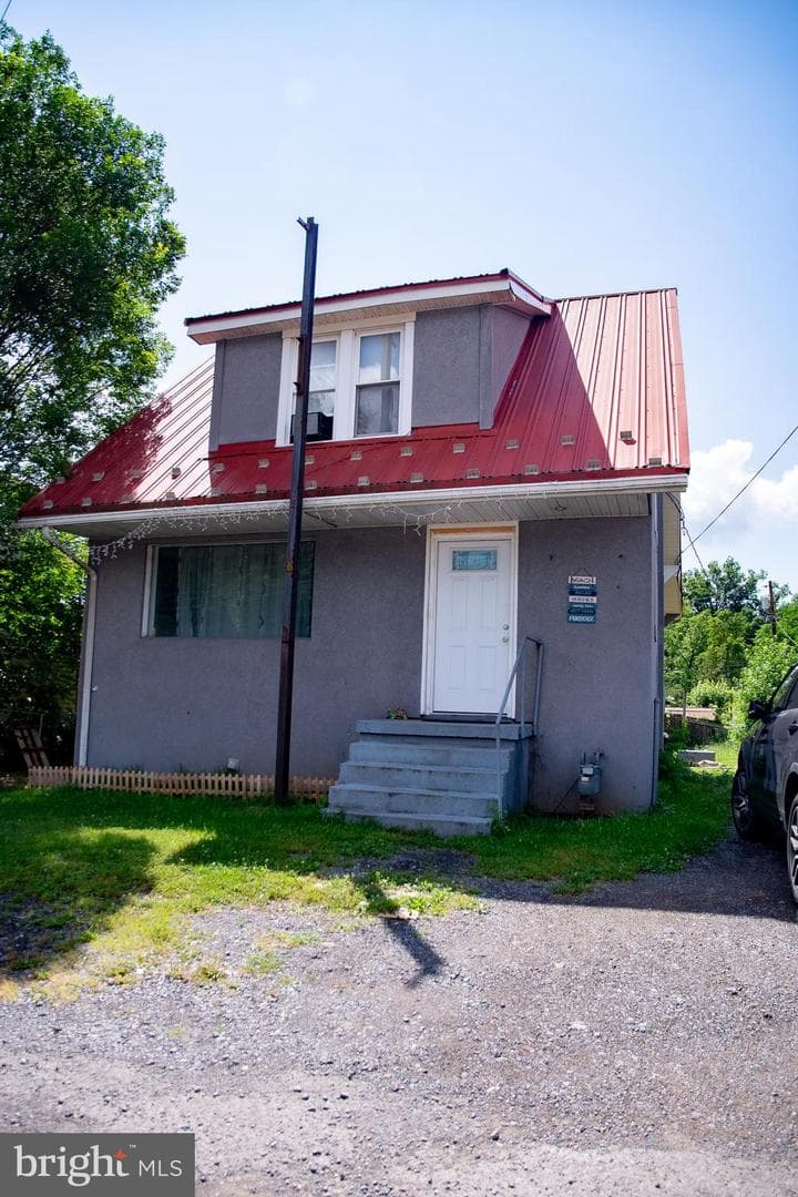 14526 Mcmullen Highway SW, Cresaptown