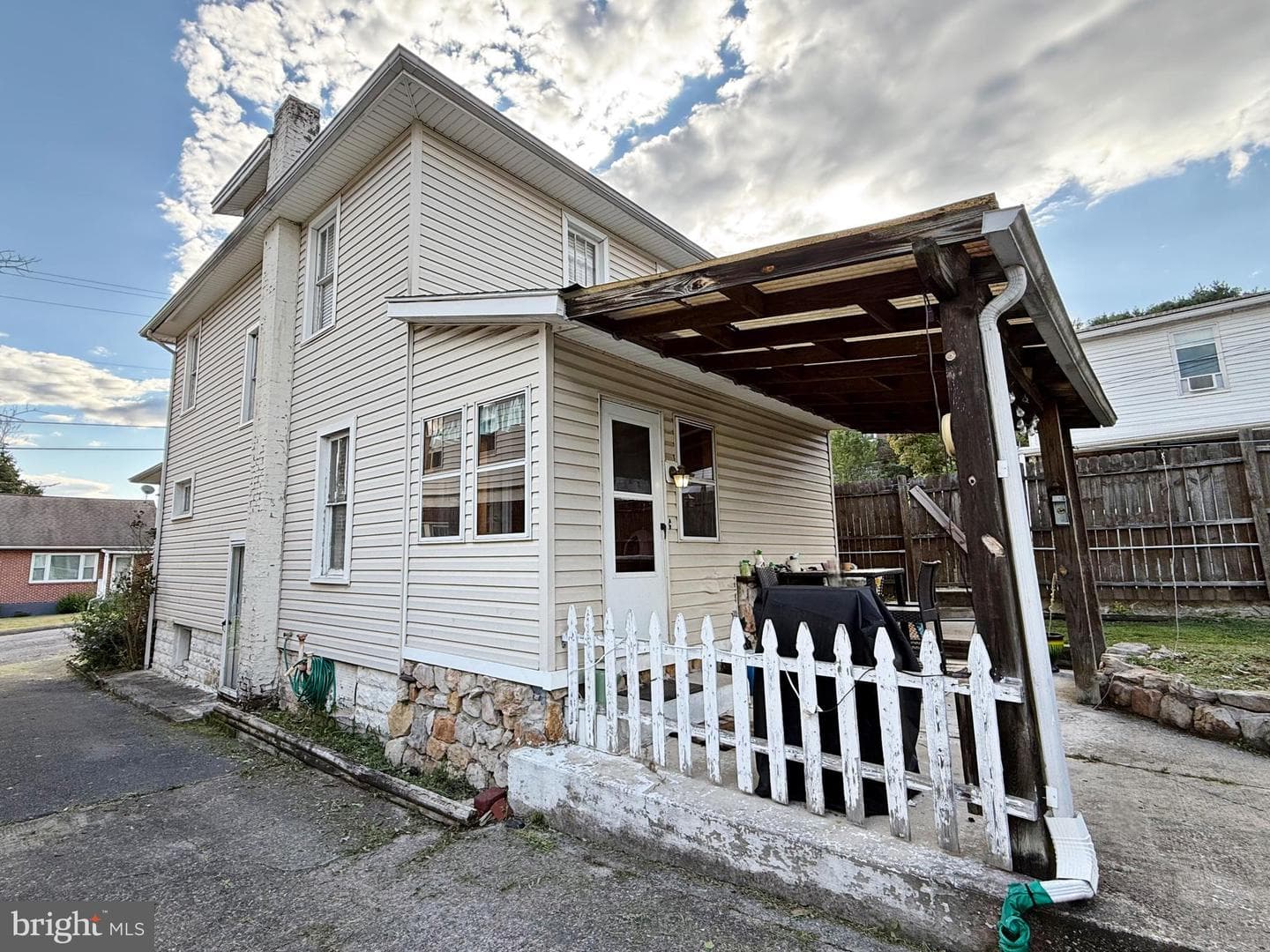 519 Forester Avenue photo 35
