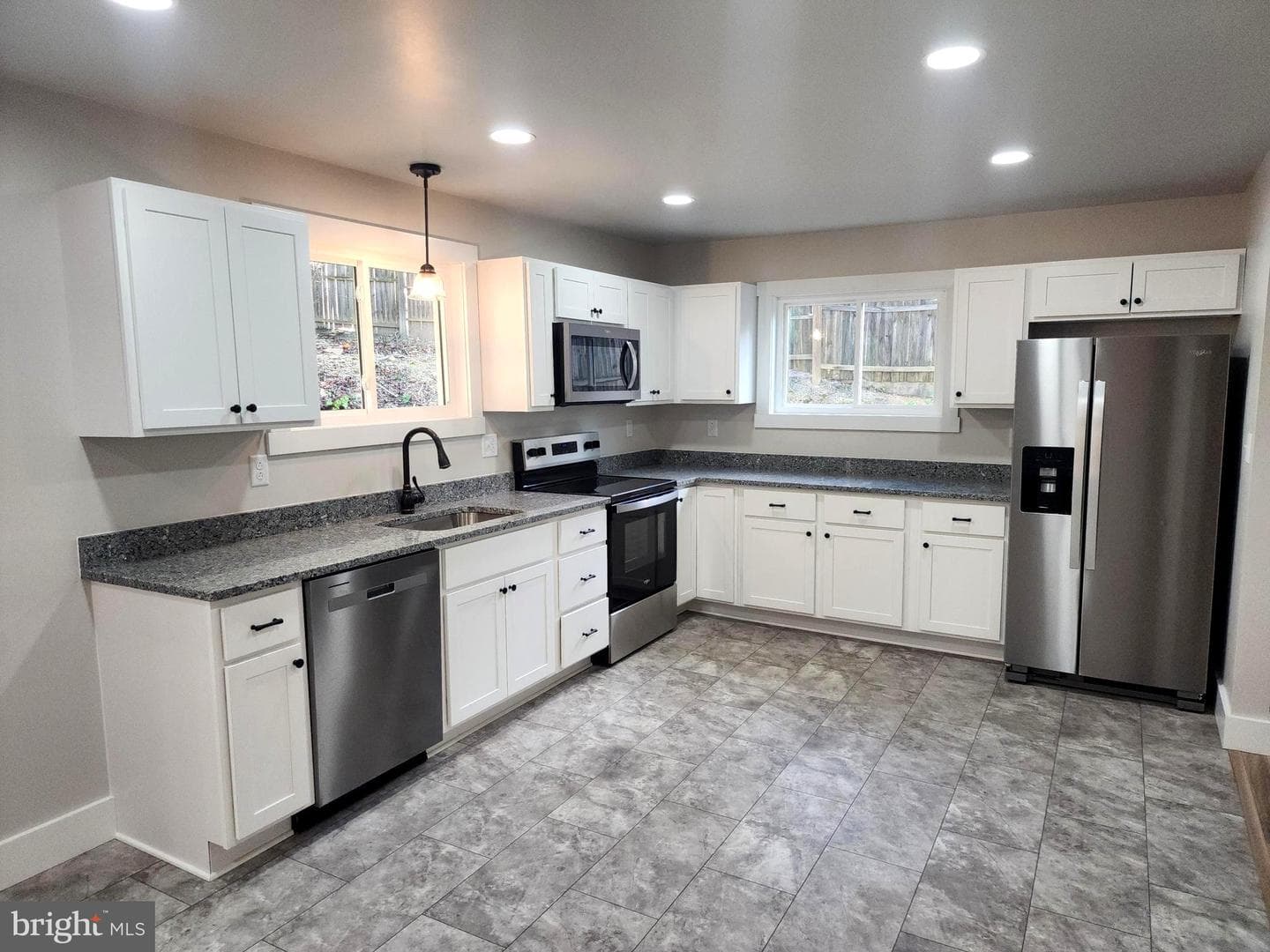 1016 Brown Avenue photo 2