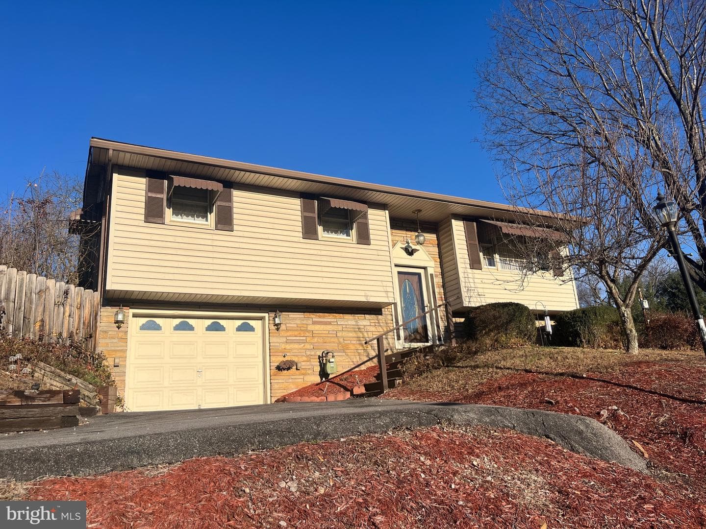 716 Winifred Road photo 33
