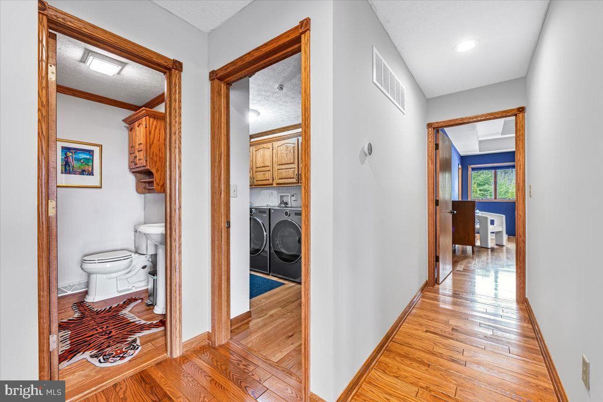 887 Weires Avenue photo 35