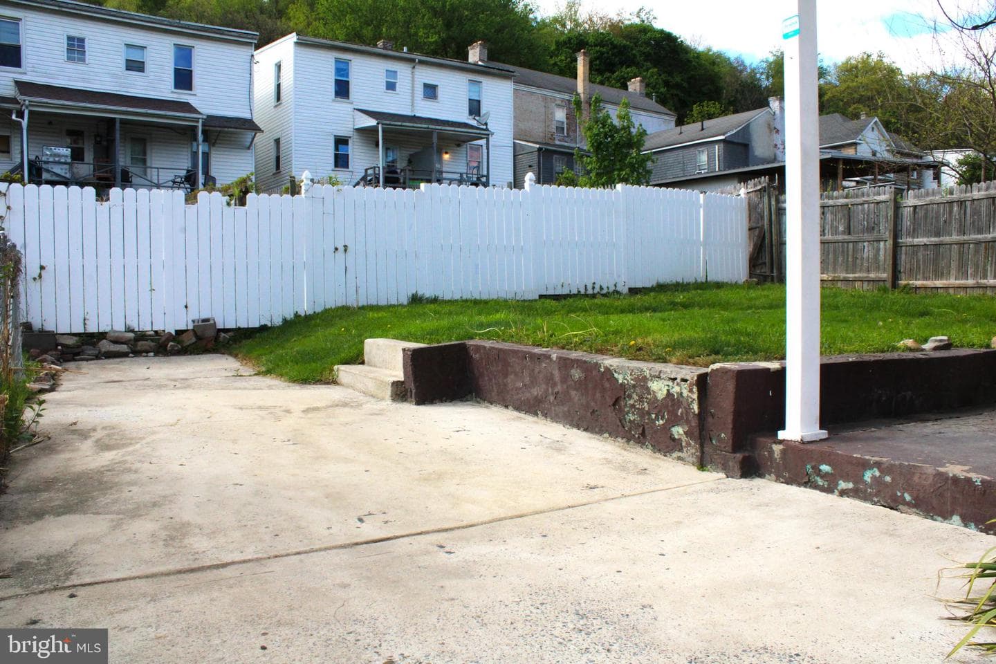 614 Lincoln Street photo 8