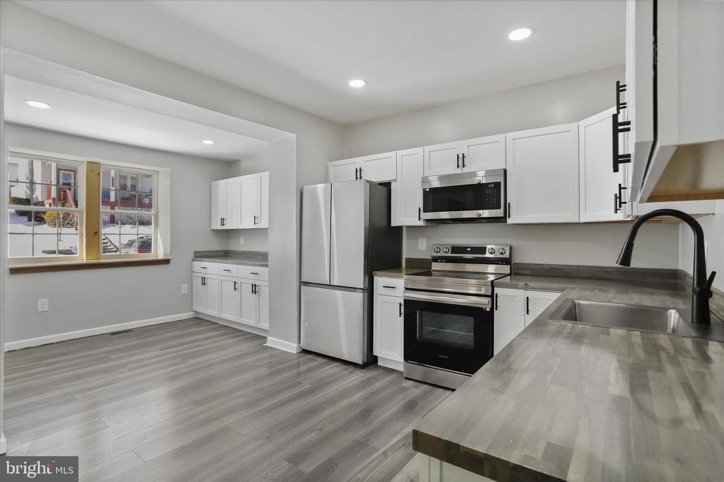 12702 Bowling Street photo 10