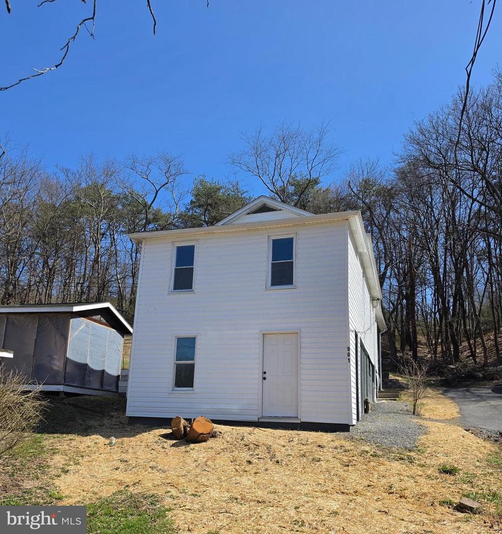 901 Shades Lane photo 3