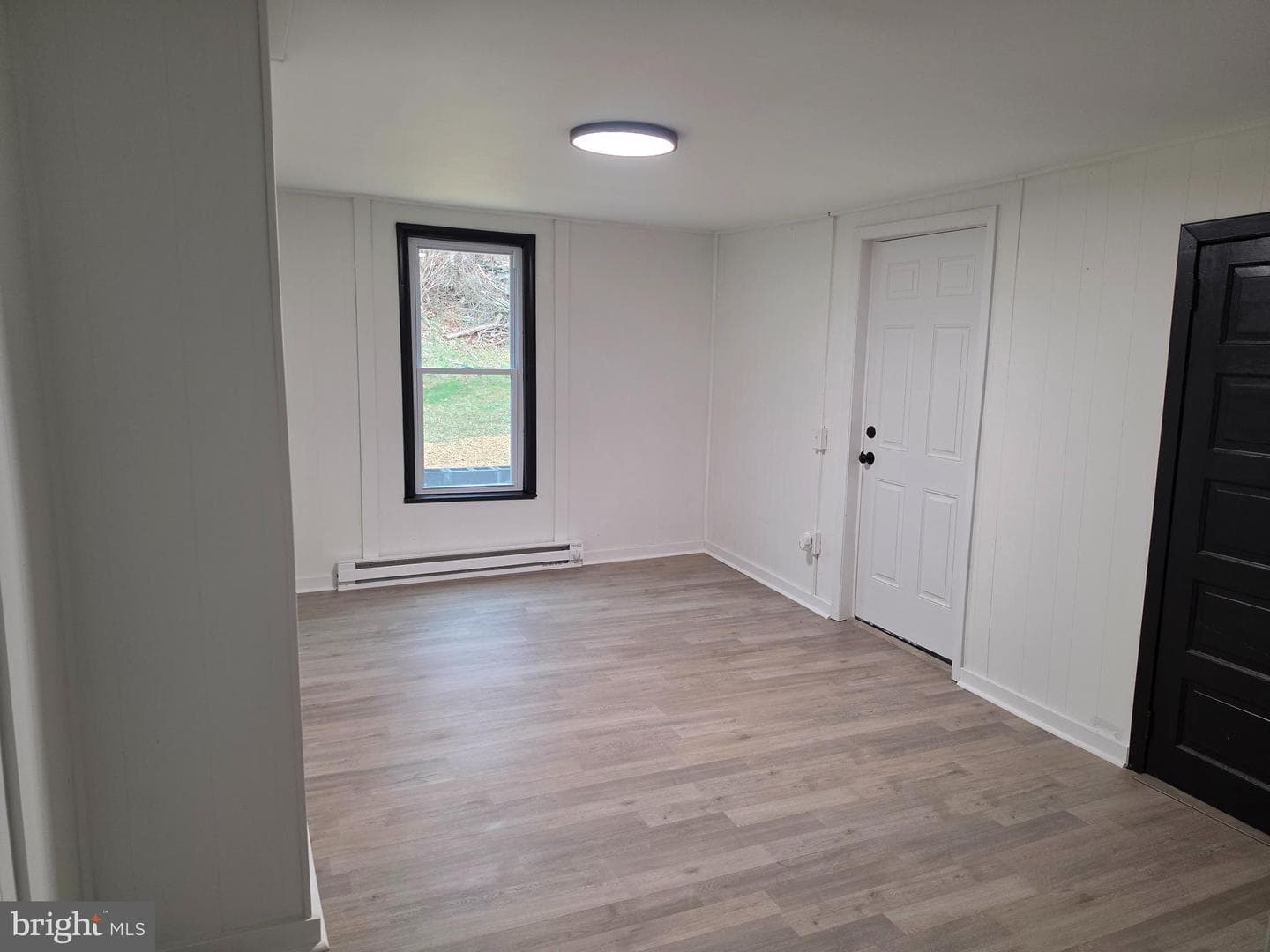 901 Shades Lane photo 8