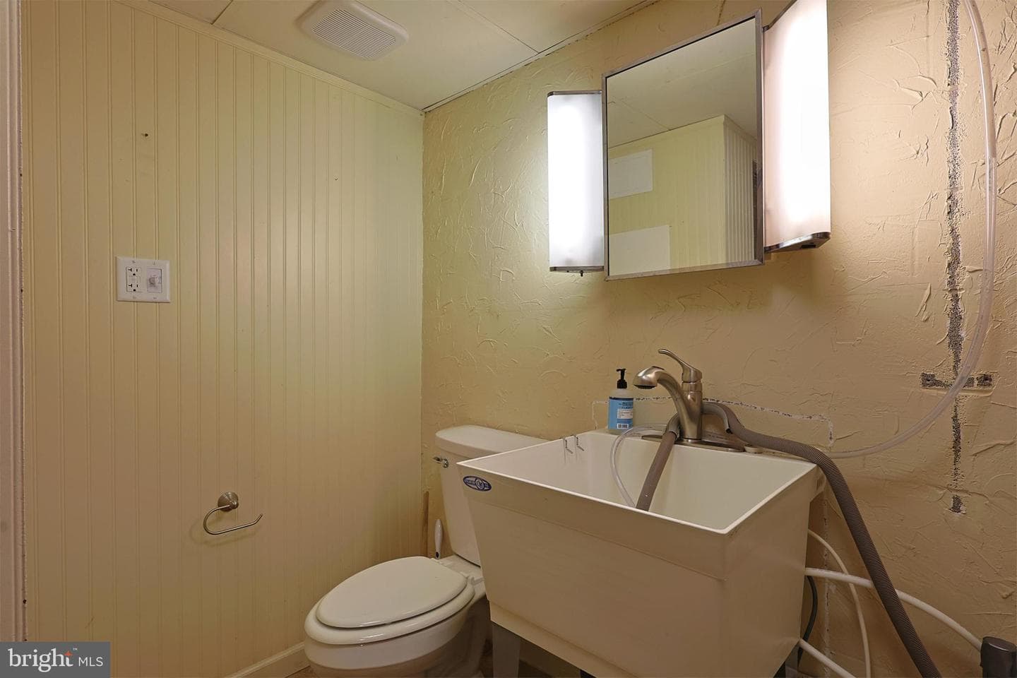 701 White Avenue photo 34