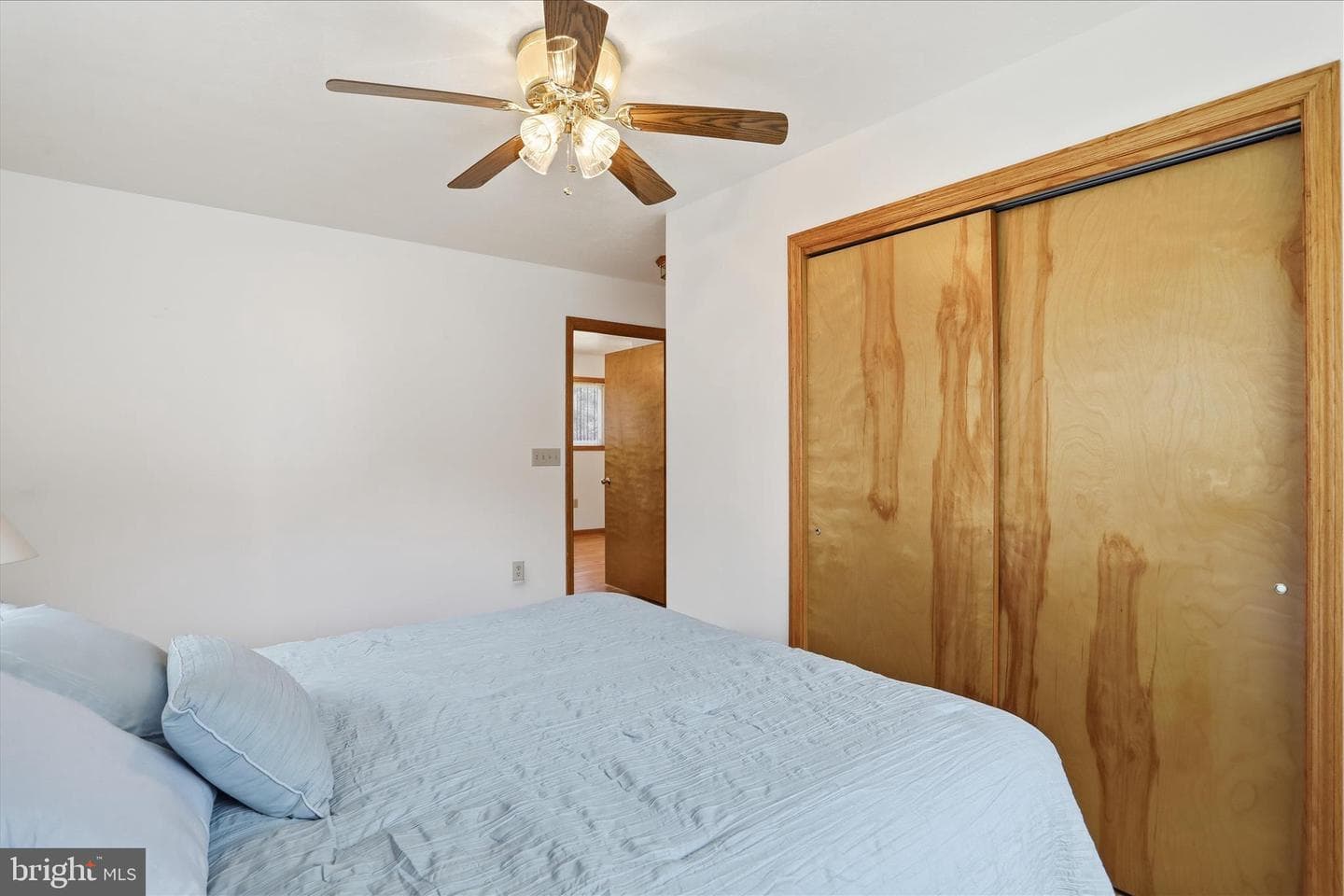 13 S Woodlawn Avenue photo 24